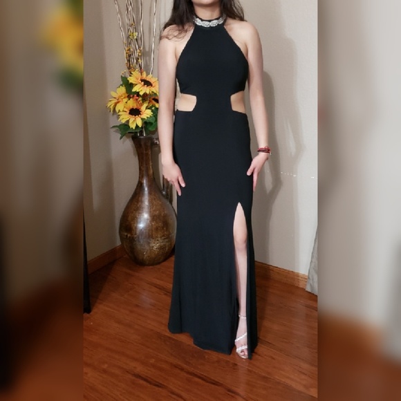 DRESS!!!.. - Picture 2 of 5